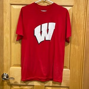 Gildan red motion W badger t-shirt university of Wisconsin Madison size L
